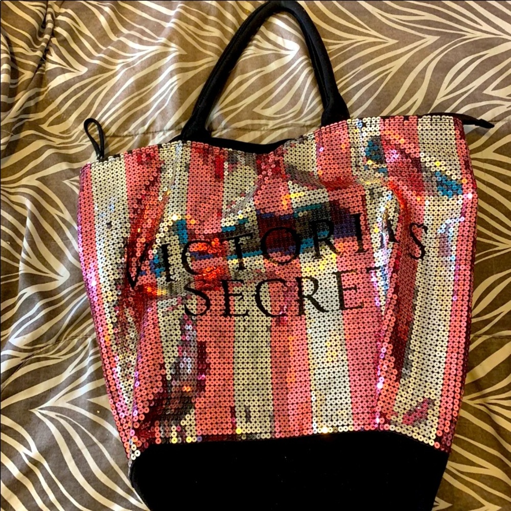 Vs big tote